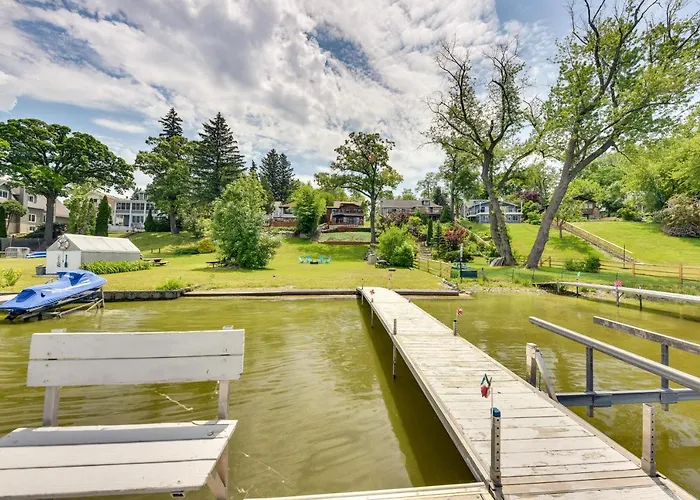 Waterfront Fox Vacation W/ Fire Pit! Holiday home Fox Lake