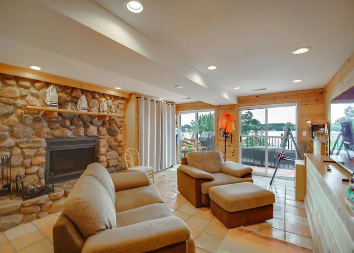 Waterfront Fox Vacation W/ Fire Pit!